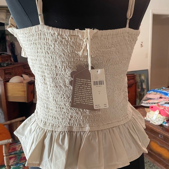 Anthropologie top with ruffle trim L  Cream colored - Picture 3 of 6